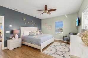 House, 3 Bedrooms | 4 bedrooms, free WiFi - Reel 'em Inn - Oak St 3 Bedroom Home by RedAwning (Fort Myers Beach)