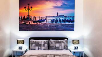Deluxe appartement, balkon, uitzicht op stad (San Giorgio) | Een kluis op de kamer, verduisterende gordijnen