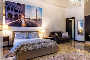 Superior Studio (Palazzo Ducale) | In-room safe, blackout drapes, iron/ironing board, WiFi (free)