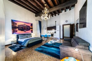 Superior-Studio, Stadtblick (Rialto) | Wohnbereich