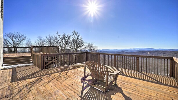 Interior - 3 Mi to Sugar Mtn Slopes! Condo w/ Hot Tub & Pool (Banner Elk)