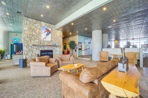 Interior - 3 Mi to Sugar Mtn Slopes! Condo w/ Hot Tub & Pool (Banner Elk)