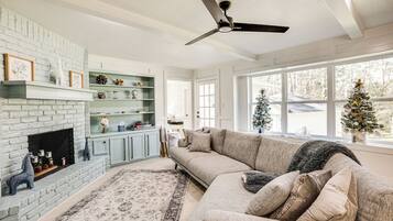 House (3 Bedrooms) | Front of property