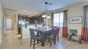 House (3 Bedrooms) | Interior