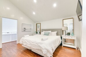 Interior - Beach House w/ Oceanfront Deck in Galveston! (Galveston)