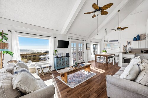 Oceanfront Bliss & Resort-style Fun! Galveston Gem