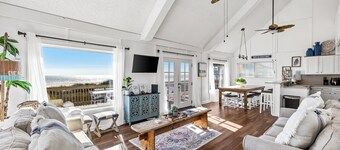 Oceanfront Bliss & Resort-style Fun! Galveston Gem