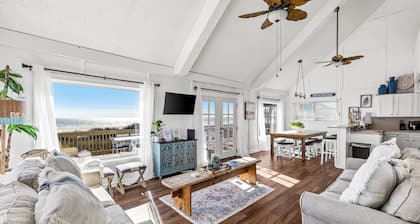 Oceanfront Bliss & Resort-style Fun! Galveston Gem