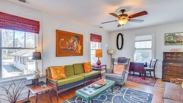 Apartment (2 Bedrooms) | Front of property