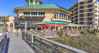 Destin Resort Studio w/ Pool - Walk to Beach!