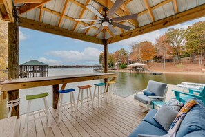 Terrace/patio - Cheerful Lake Wylie Home With Fire Pit! (Charlotte)