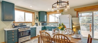 Idyllic Rye Cabin: Deck w/ Mountain Views!