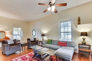 Cottage (2 Bedrooms) | Interior - Watkinsville Cottage w/ Yard: 9 Mi to UGA (Watkinsville)