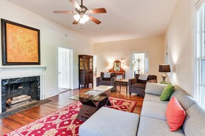 Cottage (2 Bedrooms) | Interior - Watkinsville Cottage w/ Yard: 9 Mi to UGA (Watkinsville)