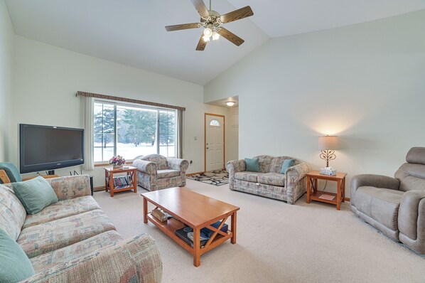 House (3 Bedrooms) | Front of property