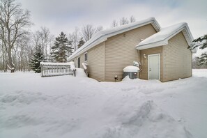 House (3 Bedrooms) | Interior - Cozy Mancelona Home: Ski, Golf & Snowmobile! (Mancelona)