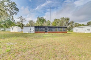 House (2 Bedrooms) | Interior - 5 Mi to Golf: Charming Hernando Home w/ Deck (Hernando)