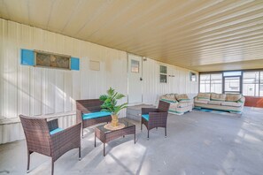 House (2 Bedrooms) | Front of property