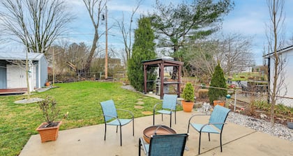 Family-friendly Home w/ Yard: 27 Mi to Nashville!