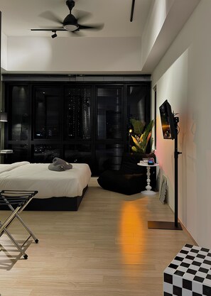 1 bedroom, desk, iron/ironing board, WiFi - 1 min to Pavilion Bukit Jalil & concert stay at Revo Pavilion Bukit Jalil (Kuala Lumpur)