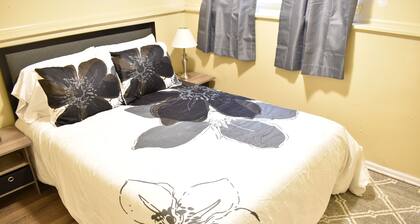 Spacious 4BD/2BA Tri-Level, Sleeps 12