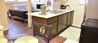 Spacious 4BD/2BA Tri-Level, Sleeps 12