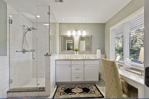 Shower, hair dryer, towels, soap - Beautifully Renovated, One Story, Private Pool w/Spa. 15 min. easy walk to Beach (Hilton Head Island)