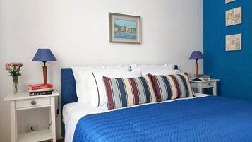 1 bedroom, in-room safe, desk, iron/ironing board