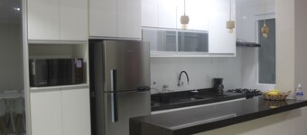 AP Completo no Guaruja - Praia Enseada 50 Metros da Praia