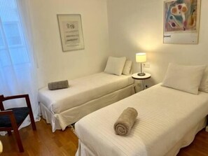 2 室のベッドルーム、アイロン / アイロン台、インターネット、ベッドシーツ