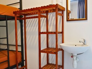 Gemeinsamer Standard-Schlafsaal | Kostenloses WLAN