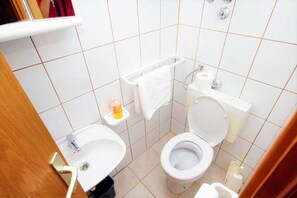 Apartamento (Mini - parking - R1(2) s balkonom) | Banheiro