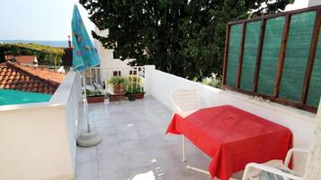 Apartment (Mini - parking - R1(2) s balkonom) | Terrace/patio