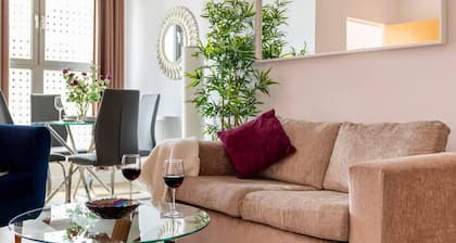 Castle Haven Apartment, Redhill