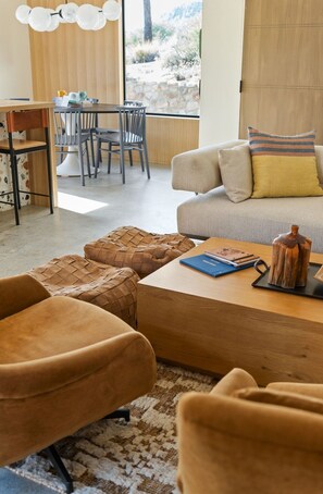 TV, fireplace, books, stereo - Horse Around By Homestead Modern (Pioneertown)
