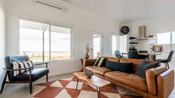 TV, stereo, offices
