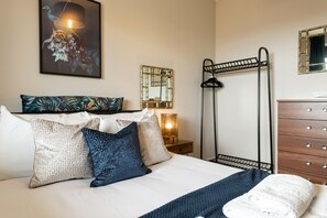 2 bedrooms, iron/ironing board, travel cot, WiFi