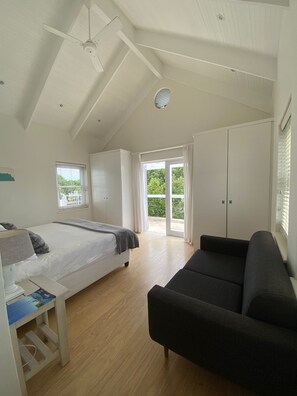 4 soverom, skrivebord, reiseseng for barn og wi-fi