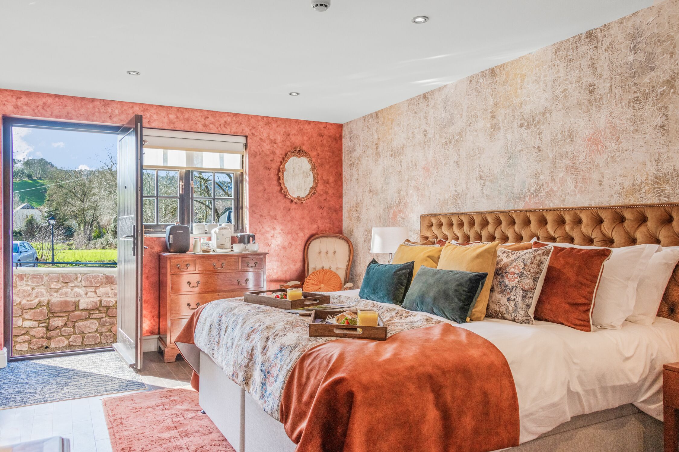 Deluxe Double or Twin Room | Blackout drapes, soundproofing, iron/ironing board, free WiFi