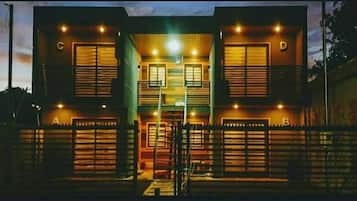 Family Apartment (A) | 2 bedrooms, desk, iron/ironing board, free WiFi
