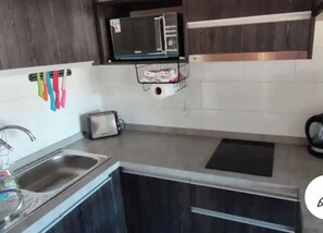 Full-size fridge, microwave, toaster, blender
