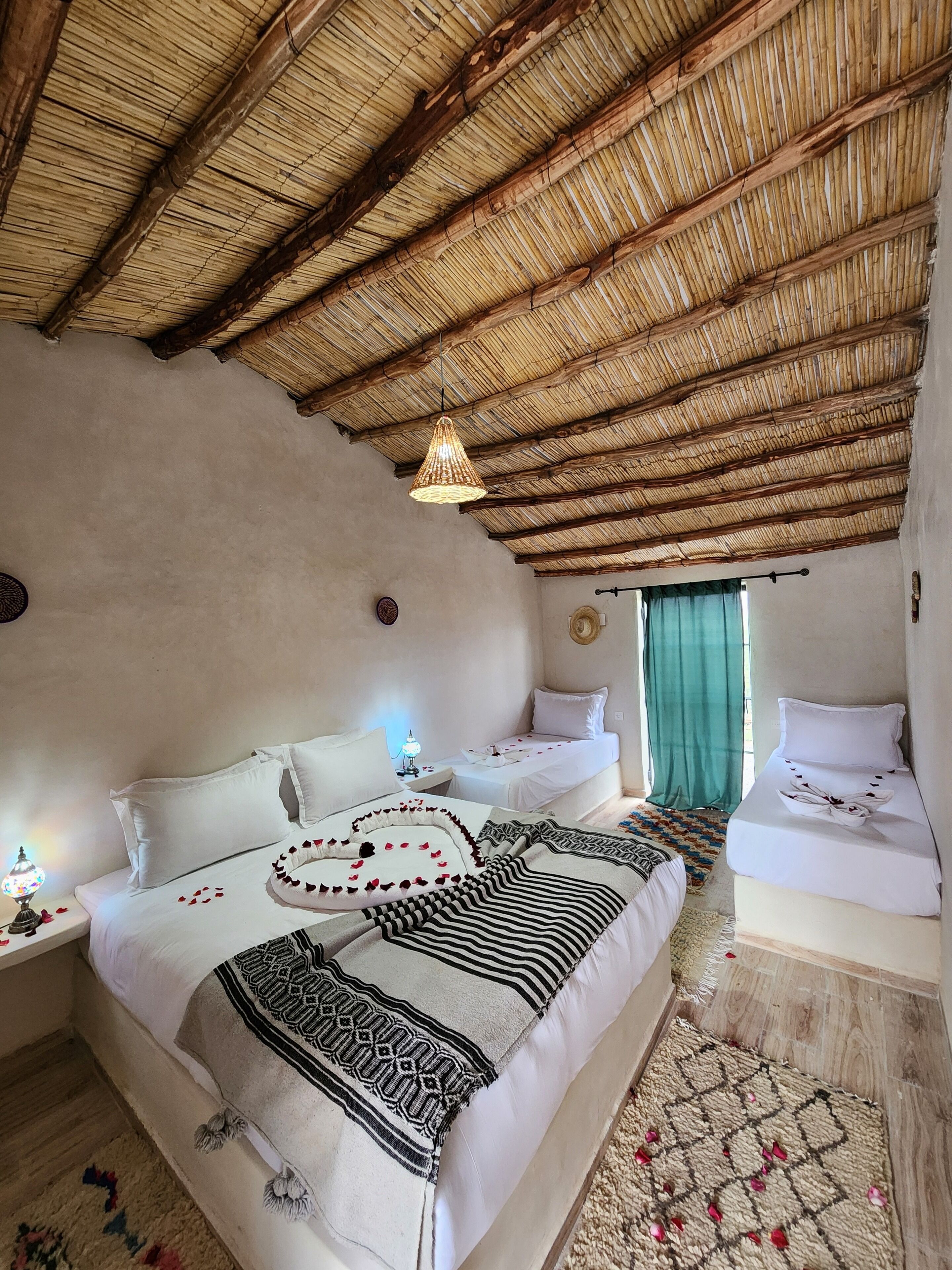 35 habitaciones, tabla de planchar con plancha, wifi y ropa de cama 