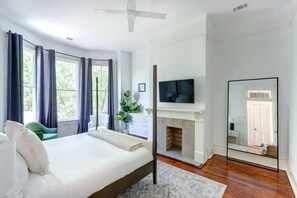 2 chambres, fer et planche à repasser, Wi-Fi, draps fournis