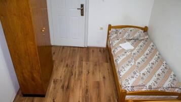 3 bedrooms, WiFi, bed sheets