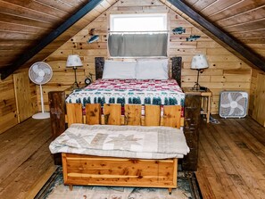 3 bedrooms, travel crib, WiFi, bed sheets