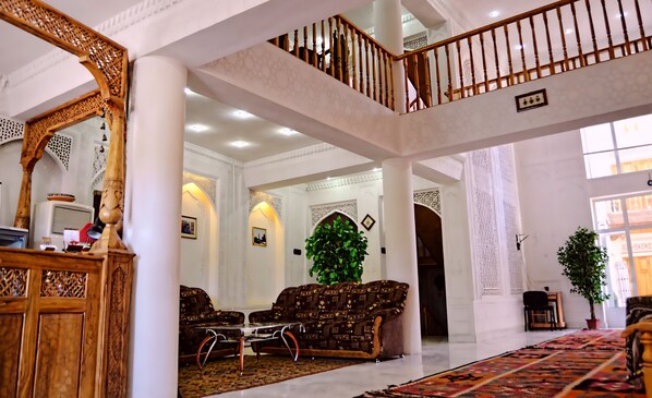 32-Zoll-LED-Fernseher mit Satellitenempfang