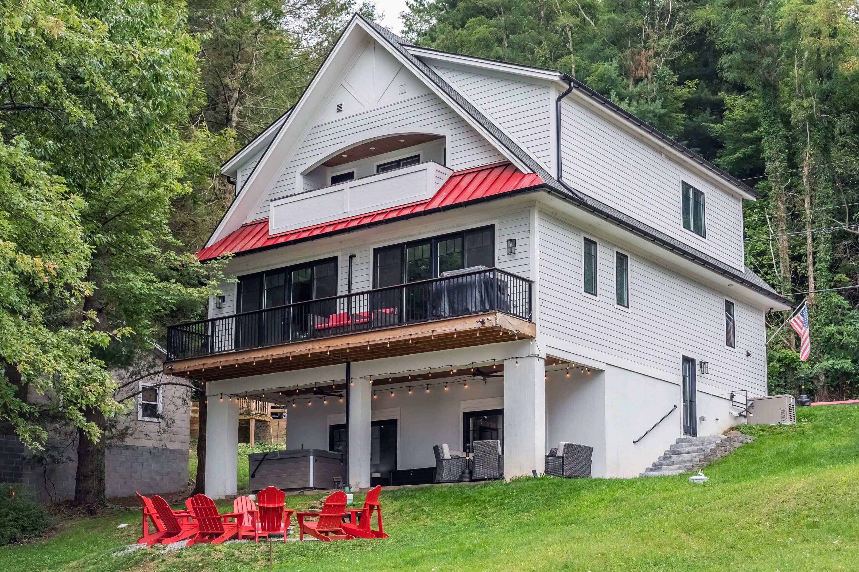 Full of Grace | Modern Lakefront Retreat + Dock & Hot Tub!