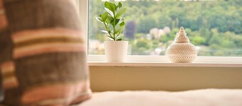 Traditional 3BR Home, 5-Min Walk to Hebden Centre