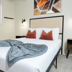 2 bedrooms, iron/ironing board, free WiFi, bed sheets