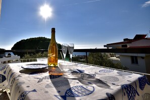 Outdoor dining - Relax Apartment N.5 by Wonderful Italy (Sanremo)